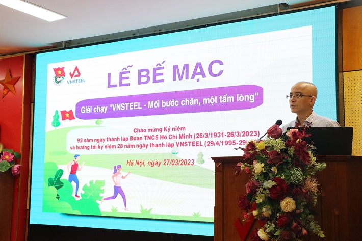 Đồng chí Phạm Công Thảo, Phó bí thư Đảng uỷ, Thành viên HĐQT, Phó Tổng giám đốc VNSTEEL phát biểu chúc mừng
