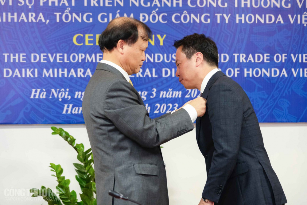 trao ky niem chuong honda viet nam 8