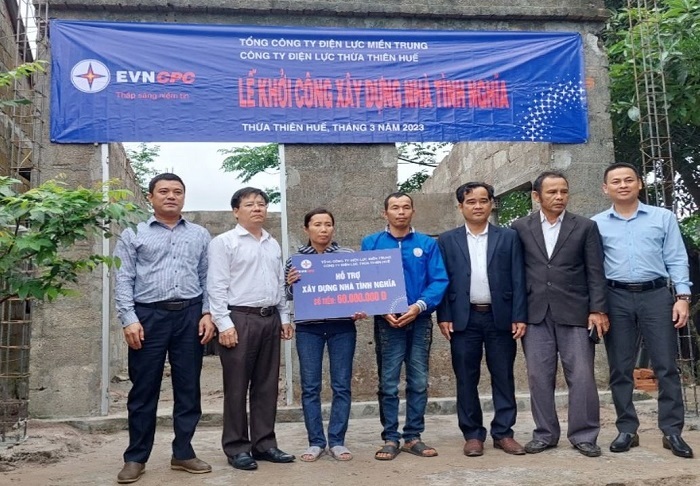 Lễ khởi công và trao tặng kinh phí hỗ trợ xây dựng nhà tình nghĩa cho hộ gia đình ông Phạm Hùng Trung