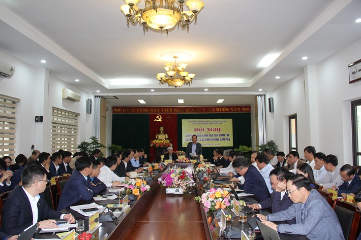 hoi nghi giao ban