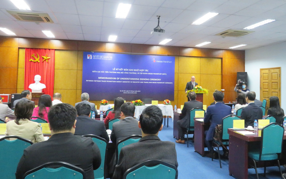 XTTM hợp tác