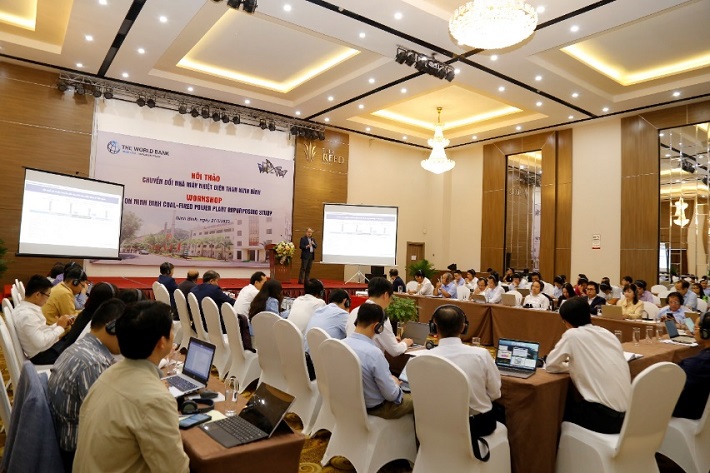 Ông Stratos Tavoulareas - Tư vấn năng lượng cao cấp của Cwin4555 link đăng ký đăng nhập Thế giới trình bày kinh nghiệm quốc tế về chuyển đổi các nhà máy nhiệt điện than