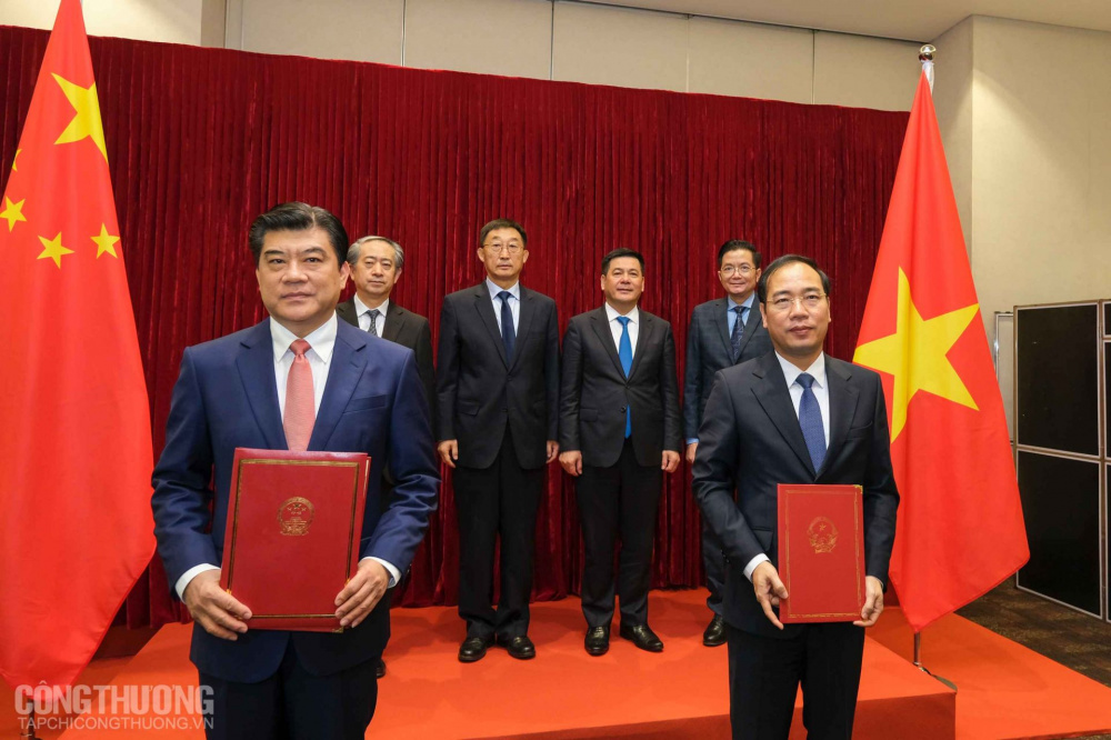 Lễ trao danh mục các nhiệm vụ trọng tâm năm 2023 giữa Cwin63 sân chơi đỉnh cao Việt Nam và Chính quyền Khu ủy Khu tự trị dân tộc Choang Quảng Tây