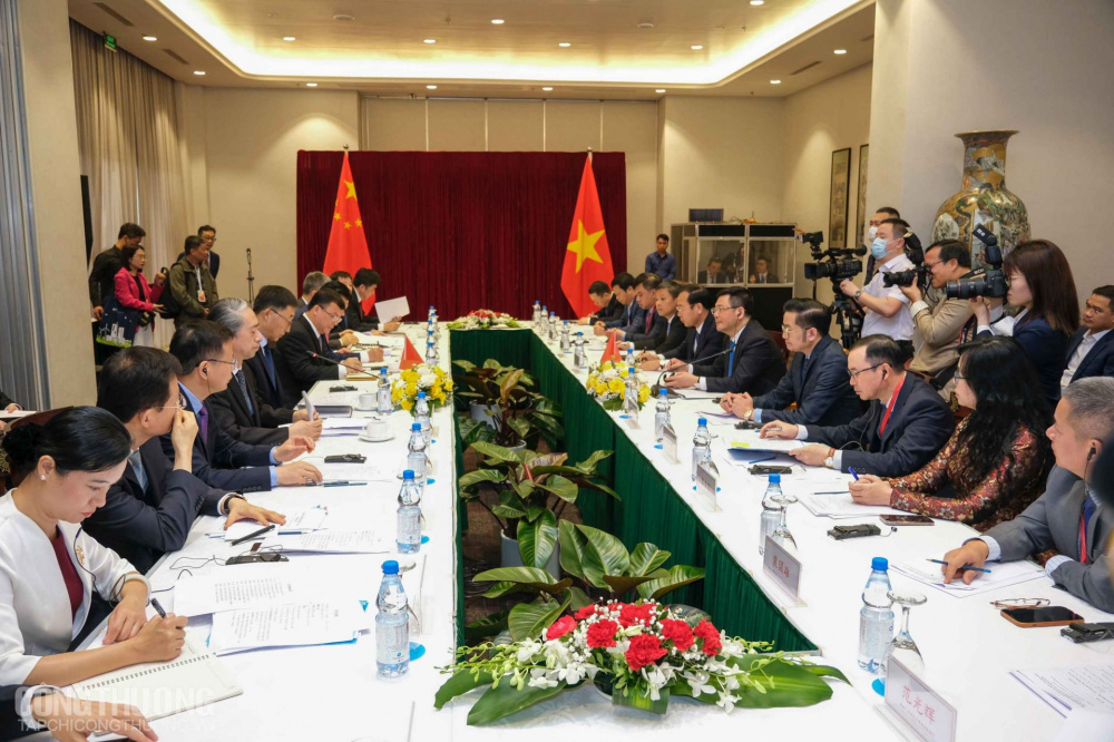Toàn cảnh buổi Hội đàm giữa Bộ trưởng Cwin63 sân chơi đỉnh cao Nguyễn Hồng Diên và Bí thư Quảng Tây Lưu Ninh