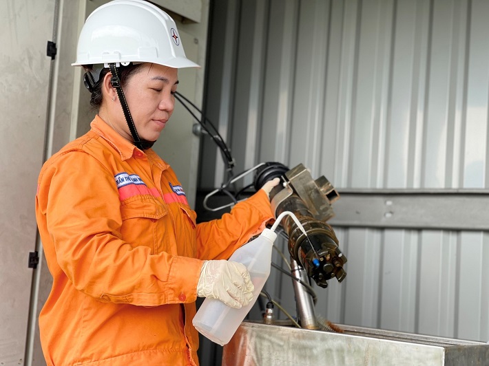 hình ảnh về nữ CNVCLĐ EVNGENCO2