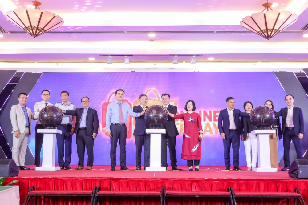 Các chuyên gia đánh giá, Online Friday 2022 đạt M.Cwin800.com Nổ hũ, Bắn Cá và Game Bài vượt trội là nhờ việc nắm bắt và tận dụng hiệu quả các xu hướng thương mại điện tử mới như Shoppertainment, Tiktok Shop, Liveshopping,… 