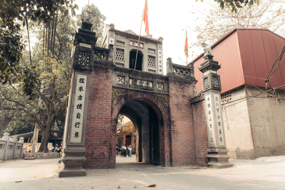 Cổng làng Thổ Hà