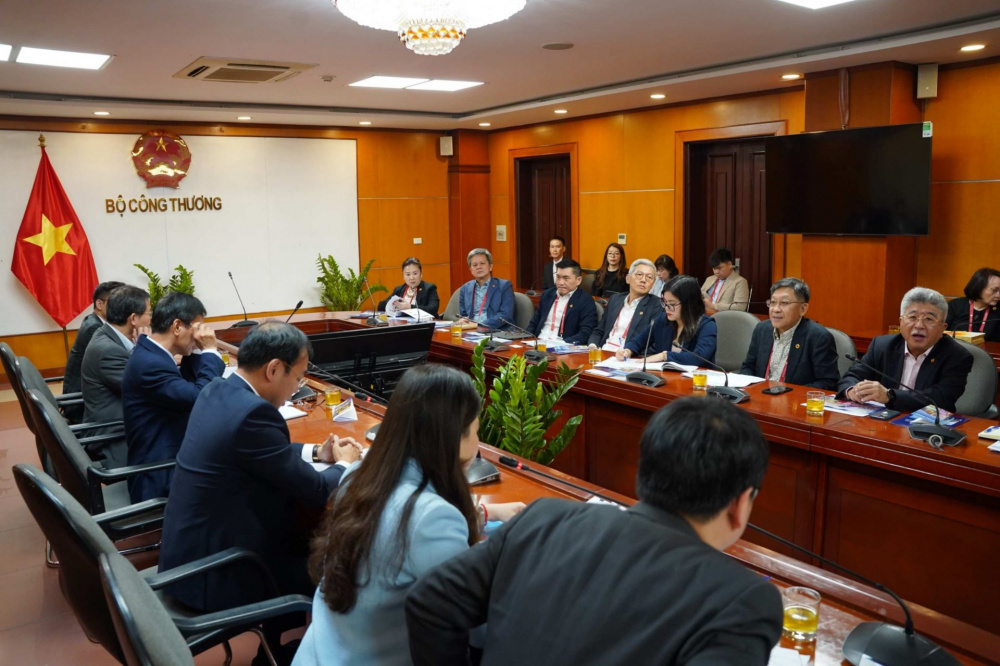 Vụ Thị trường châu Á - châu Phi (Cwin63 sân chơi đỉnh cao) làm việc với đoàn Cwincom hiện đang mở Liên đoàn Tải về ứng dụng CWIN05 ngay hôm nay và Thương mại Hoa Sing (SCCCI)