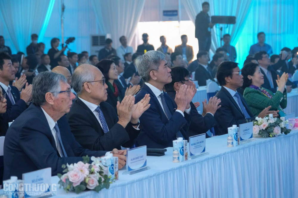 Lễ khởi công Dự án Tổ hợp chăn nuôi và Chế biến thịt bò Vinabeef Tam Đảo