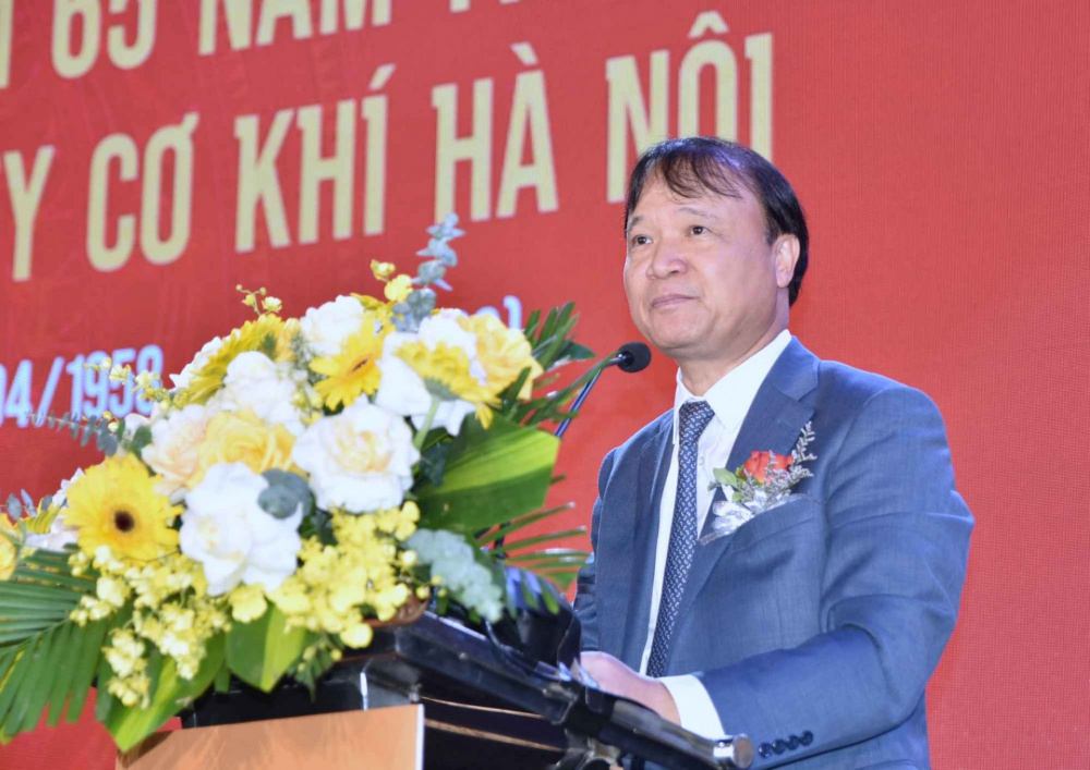 Cơ khí Hà Nội nhận Cờ thi đua