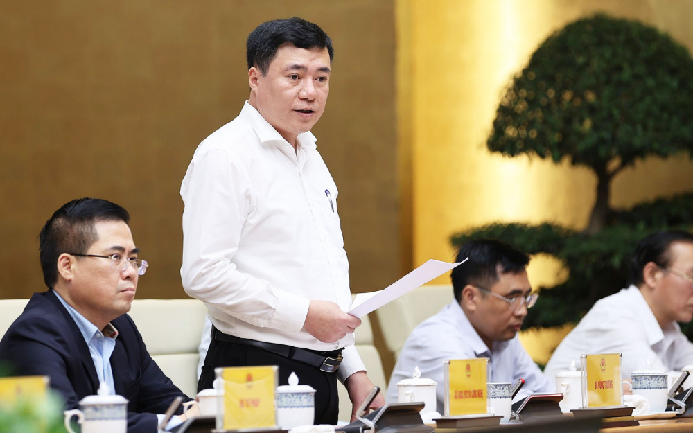 Thứ trưởng Tân