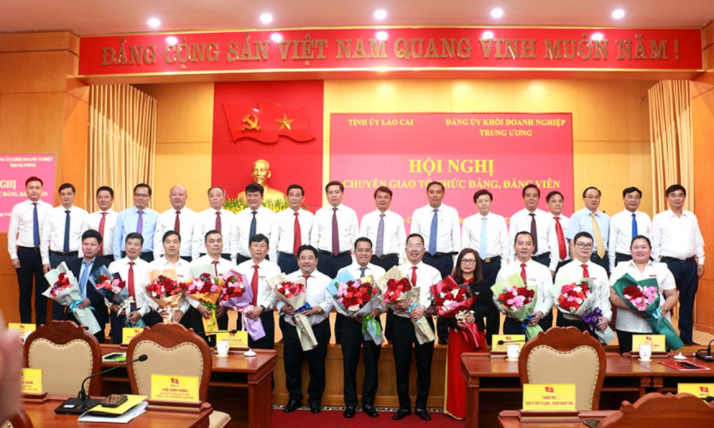 Đảng bộ Tập đoàn Hóa chất Việt Nam đã hoàn thành tiếp nhận 2.700 đảng viên từ 8 đảng bộ Cwincom hiện đang mở ở 6 tỉnh, thành phố