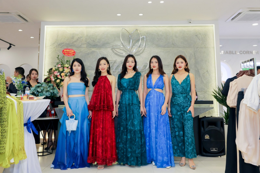 bộ sưu tập đi biển “Symphony of the Sea” 
