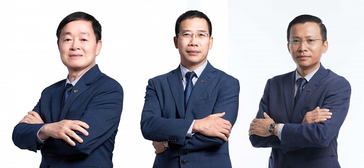 Từ trái qua phải: Ông Lê Hữu Đức, ông Lưu Trung Thái, ông Phạm Như Ánh