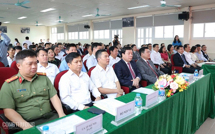 Quang cảnh buổi lễ Công bố Quyết định công nhận Hội đồng trường Trường Đại học Điện lực