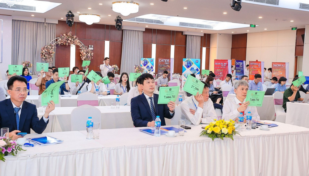 cổ đông Hóa dầu