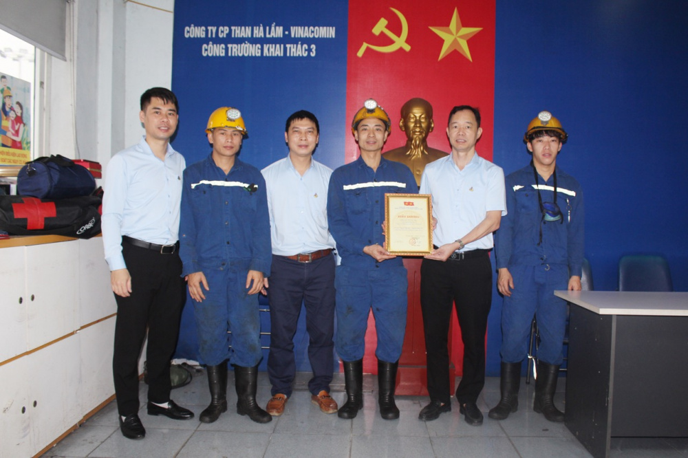 Thợ mỏ Than Hà Lầm