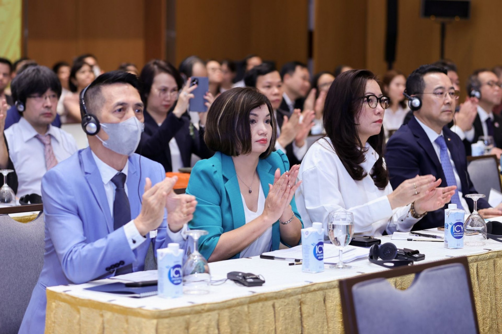 Thủ tướng đề nghị các Cwincom hiện đang mở phát biểu trên nguyên tắc "khó khăn đến đâu thì tháo gỡ đến đó, khó khăn ở đâu thì tháo gỡ ở đó; vướng mắc ở cấp nào thì cấp đó giải quyết"
