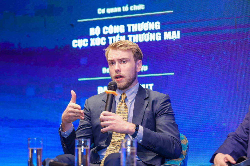 Ông Alex Haigh - Giám đốc Điều hành Brand Finance châu Á - Thái Bình Dương chia sẻ về kinh nghiệm  quốc tế trong phát triển thương hiệu bền vững