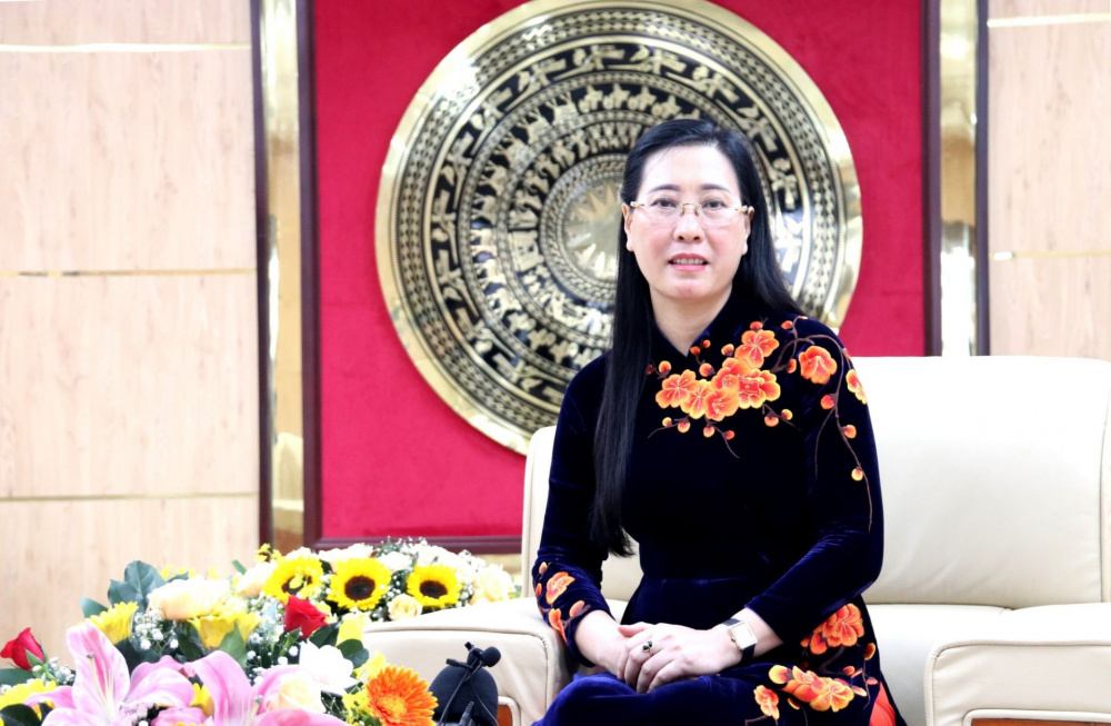 Đồng chí Bùi Thị Quỳnh Vân - Ủy viên Trung ương Đảng, Bí thư Tỉnh ủy, Chủ tịch HĐND tỉnh Quảng Ngãi