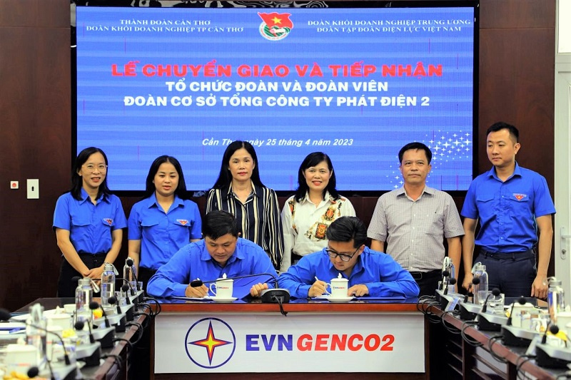Ký kết chuyển giao Đoàn thanh niên EVNGENCO2