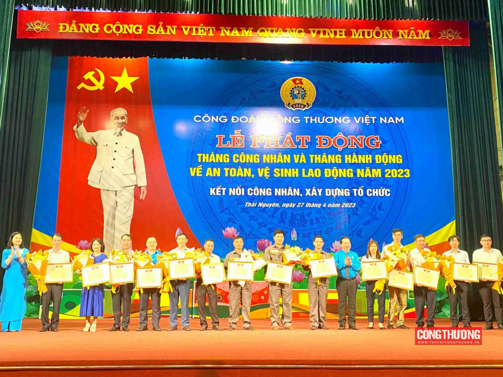 Bằng khen xanh sạch đẹp Tháng Công Nhân