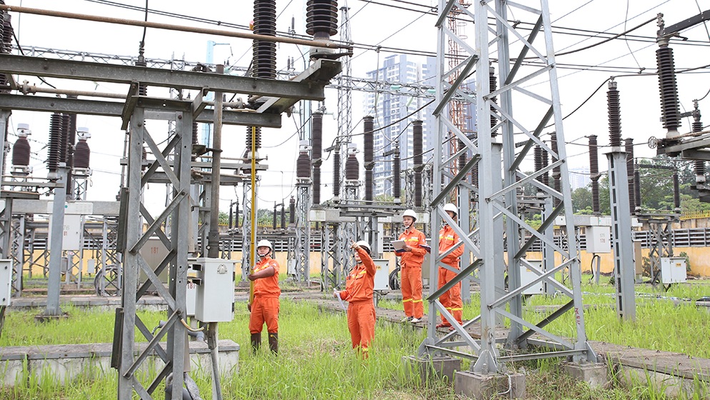 EVNHANOI khắc phục sự cố thiên tai