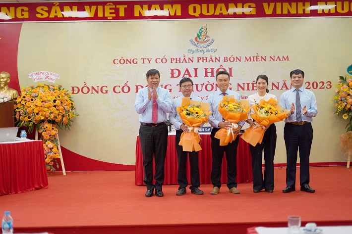ra mat ban kiểm soát