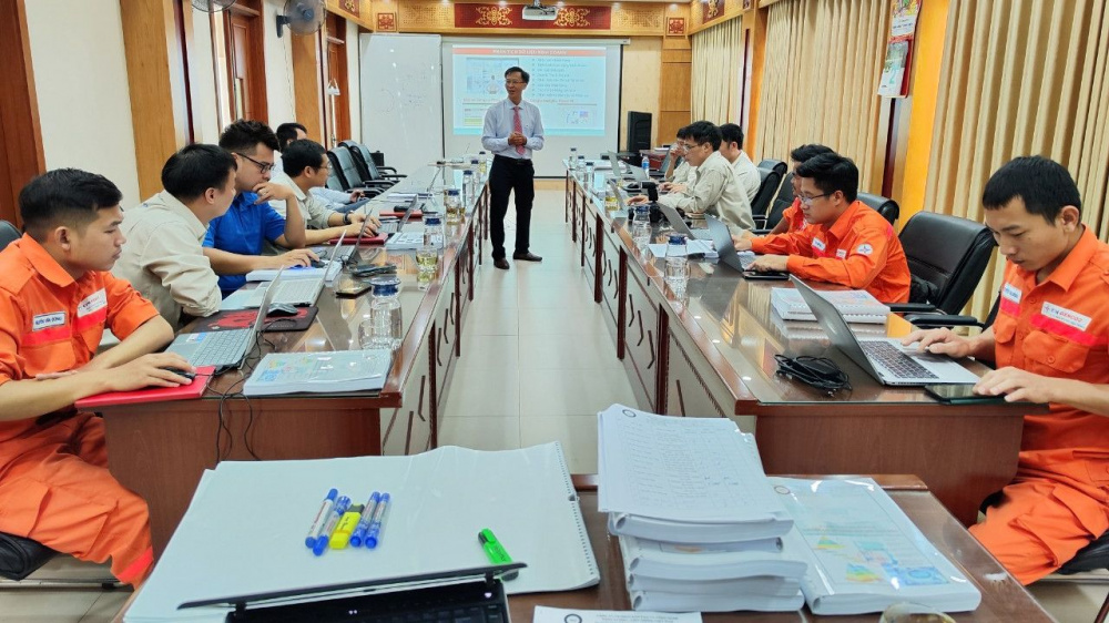 hình ảnh tại khóa đào tạo về chuyên đề chuyển đổi số tại Thủy điện Trung Sơn