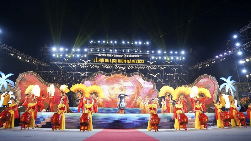 Khởi động mùa du lịch biển Hải Tiến năm 2023