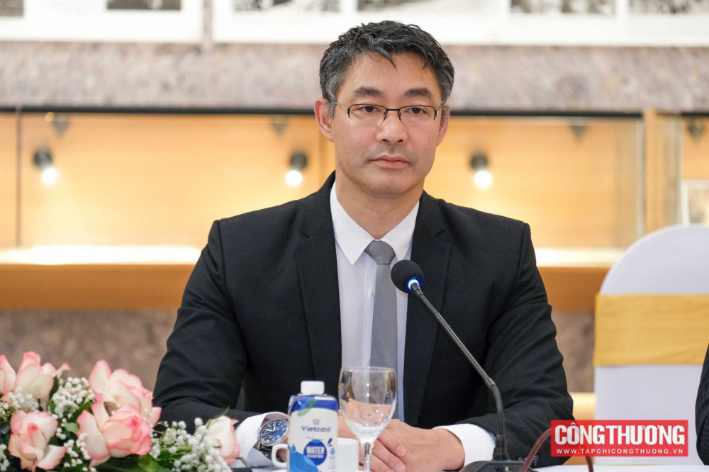 Ông Philipp Rösler - Nguyên Phó Thủ tướng Đức, nguyên Giám đốc Diễn đàn Cwin.com giải trí hiện đại thế giới cho rằng thương mại hai chiều giữa Việt Nam và CHLB Đức có mức M.Cwin800.com Nổ hũ, Bắn Cá và Game Bài đầy ấn tượng kể từ sau khi Hiệp định EVFTA được thực thi