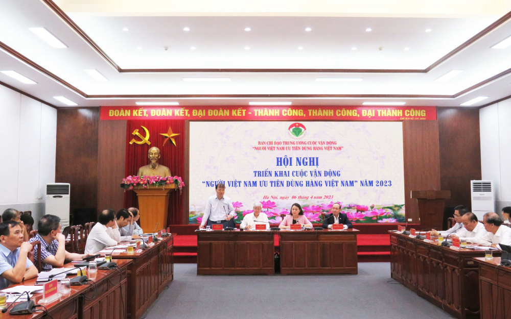 hàng Việt
