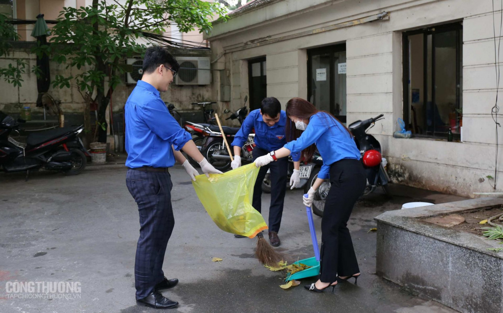Thanh niên Công Thương hưởng ứng thi đua công sở xanh - sạch - đẹp