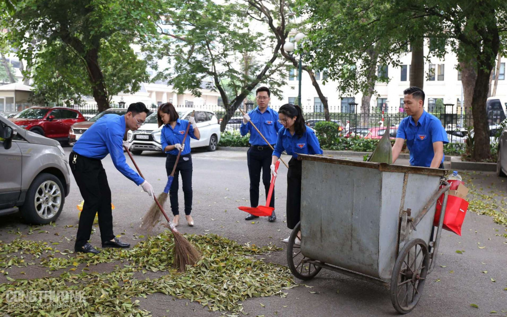 Thanh niên Công Thương hưởng ứng thi đua công sở xanh - sạch - đẹp