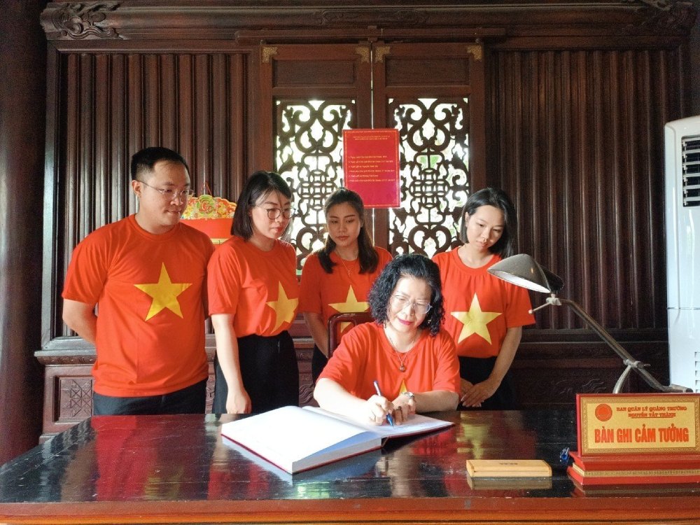 Cục Thương mại điện tử và Cwin.com giải trí hiện đại số