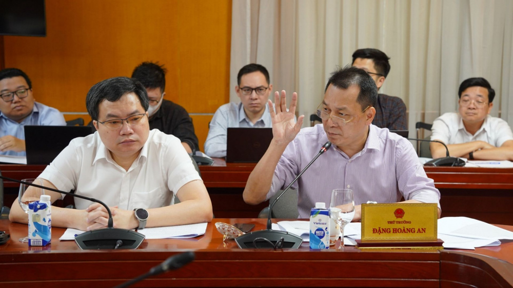 Thứ trưởng Đặng Hoàng An đưa giải pháp cung cấp điện