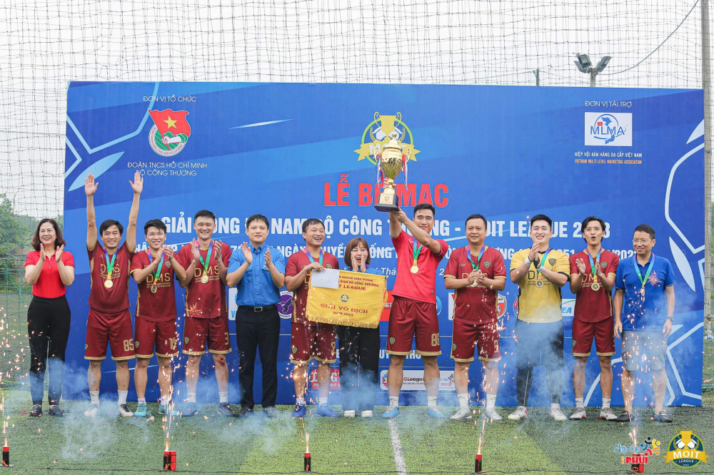 Đội bóng Tổng cục Quản lý thị trường xuất sắc giành cúp vô địch Giải đấu sau màn thể hiện ấn tượng suốt Giải