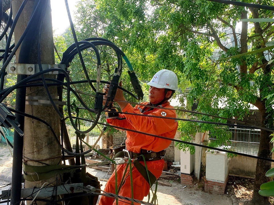 EVNNPC khởi công và hoàn thành nhiều dự án lưới điện trong 4 tháng đầu năm