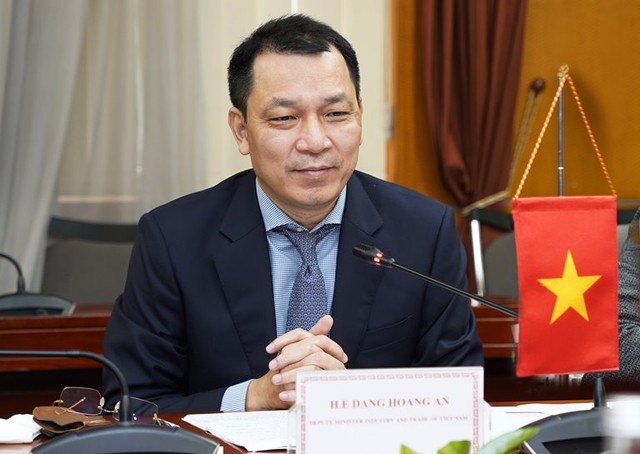 thu truong dang hoang an