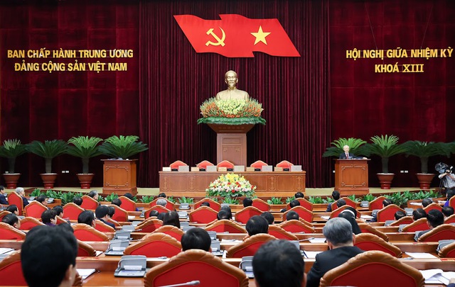 Bế mạc Hội nghị trung ương giữa nhiệm kỳ