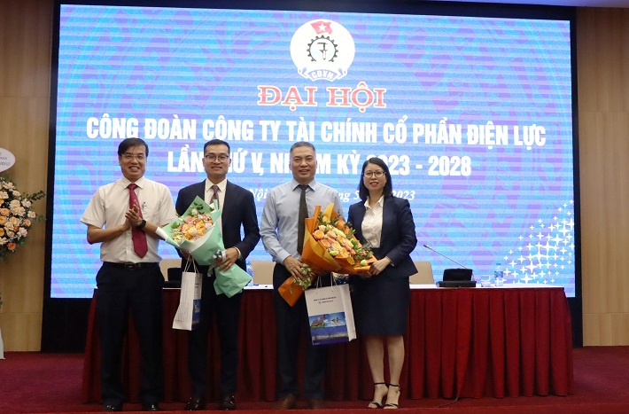 Tri ân BCH cũ