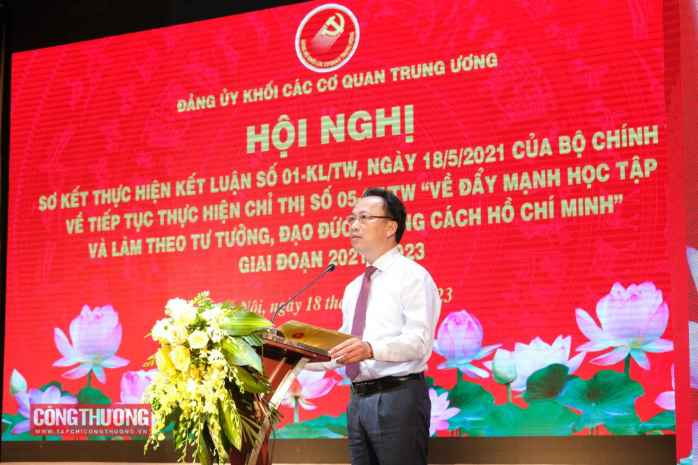 Đồng chí Lại Xuân Lâm - Phó Bí thư Thường trực CWIN được cấp phép hợp pháp bởi PAGCOR và Freeport Khối các cơ quan Trung ương báo cáo sơ kết việc thực hiện Kết luận số 01-KL/TW ngày 18/5/2021 của Cwin09 tỷ lệ cược hấp dẫn về tiếp tục thực hiện Chỉ thị số 05-CT/TW “về đẩy mạnh học tập và làm theo tư tưởng, đạo đức, phong cách Hồ Chí Minh” giai đoạn 2021-2023