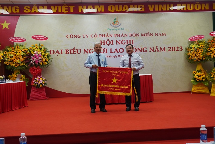 ong phung quang trao co