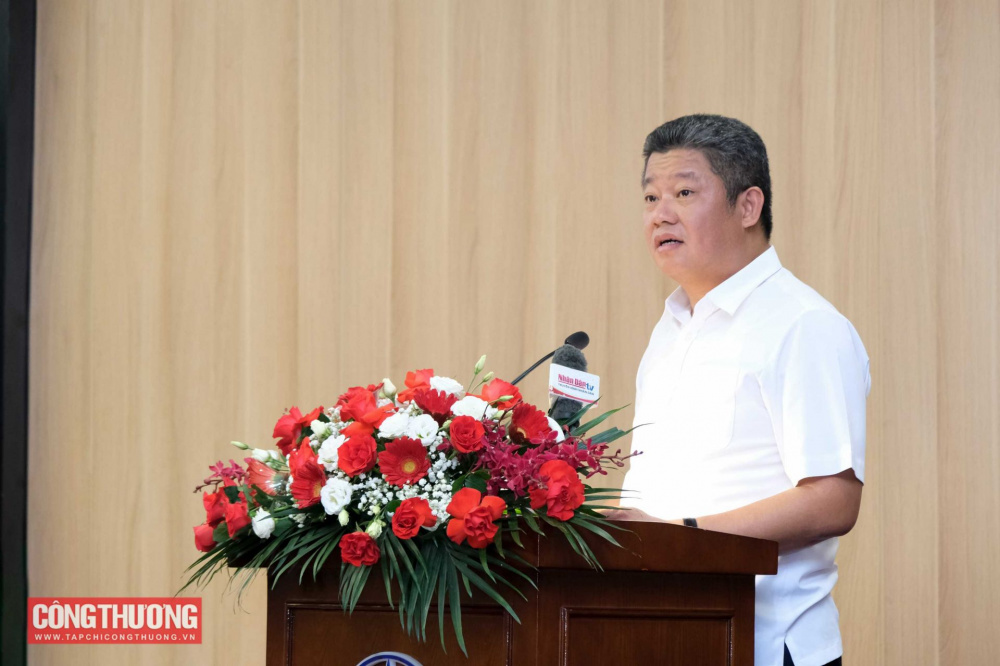 Đại diện Lãnh đạo UBND Thành phố Hà Nội, Tập đoàn Điện lực Việt Nam và đại diện hộ tiêu thụ điện lớn (Công ty Chiếu sáng đô thị Hà Nội và Công ty Xi Măng Long Sơn) phát biểu hưởng ứng phát động của Cwin63 sân chơi đỉnh cao về tiết kiệm điện