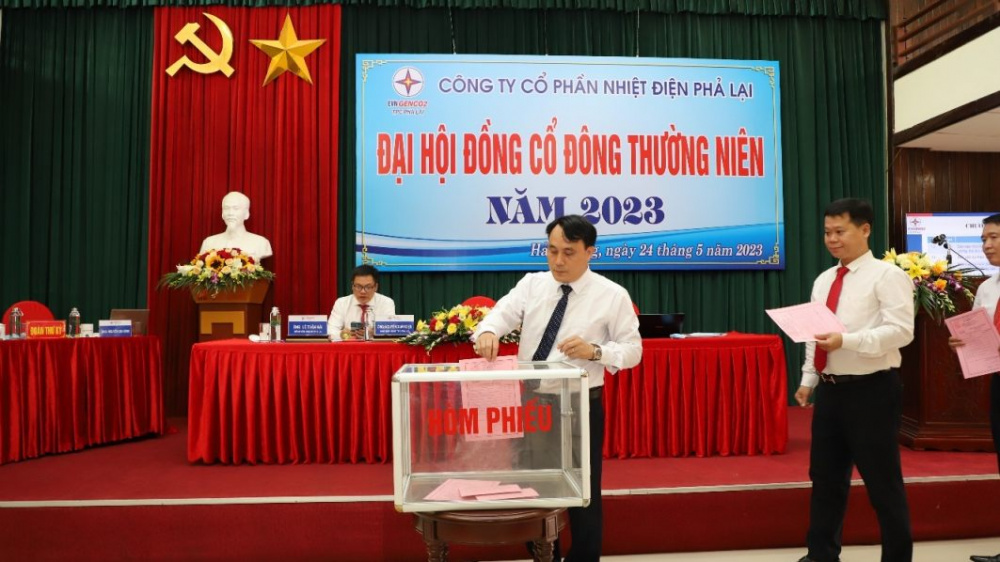hình ảnh tại Đại hội cổ đông Nhiệt điện Phả Lại