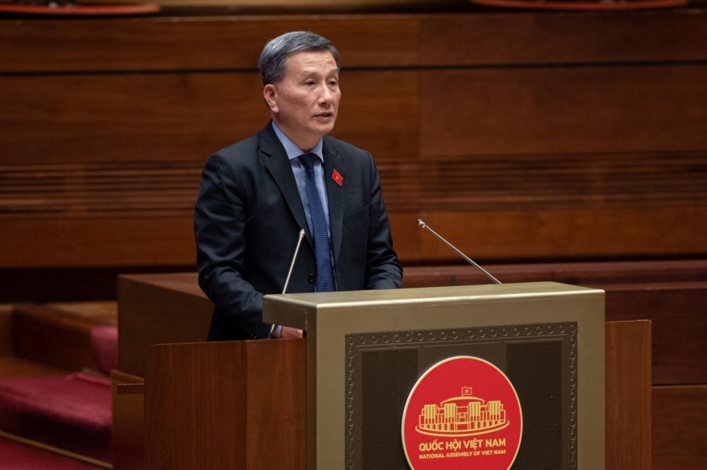 Chủ nhiệm Ủy ban Khoa học, Công nghệ và Môi trường Lê Quang Huy trình bày tóm tắt Báo cáo giải trình, tiếp thu, chỉnh lý dự thảo Luật Bảo vệ quyền lợi người M.Cwin800.com thể thao, casino live, bắn cá và slot nổ hũ (sửa đổi)
