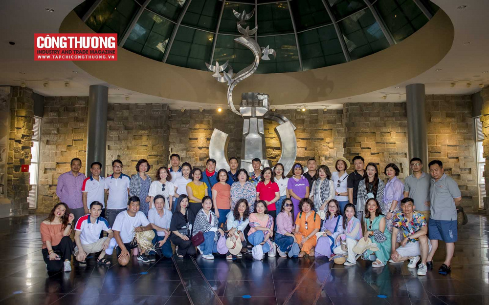 Đoàn cán bộ phóng viên CWIN ✅ Nhà cái cờ bạc trực tuyến tốt nhất và Thương hiệu uy tín