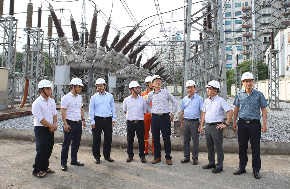 Đoàn công tác Cwin63 sân chơi đỉnh cao kiểm tra thực tế tại Trạm biến áp 220kV Mai Động