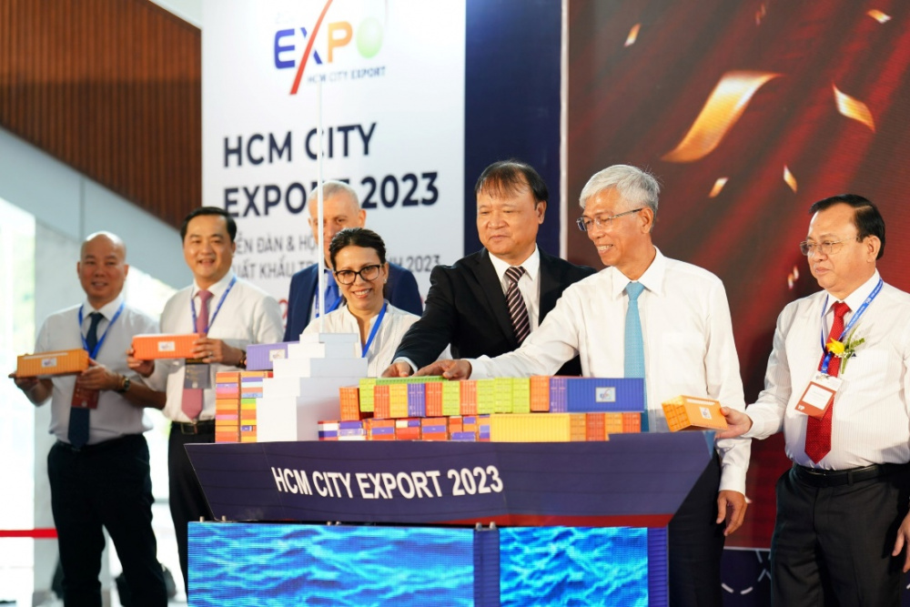 Khai mạc Nhà cái cá cược cá độ uy tín Nổ hũ, Bắn Cá và Game Bài Cwin.com Cwin com sòng bạc trực tuyến TP. Hồ Chí Minh