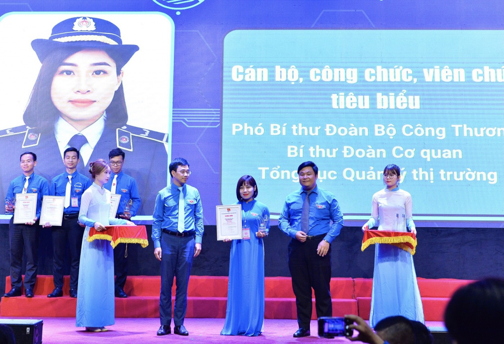 Thanh niên tiên tiến